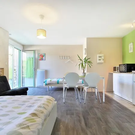 Les D'emilie Apartment *